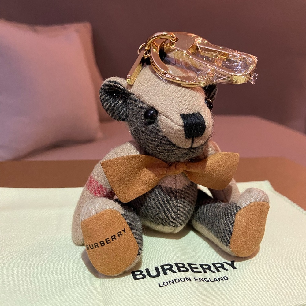 BURBERRY Thomas Bear Charm With Bow Tie Keychain With Dust Bag NWOT - Picture 3 of 8